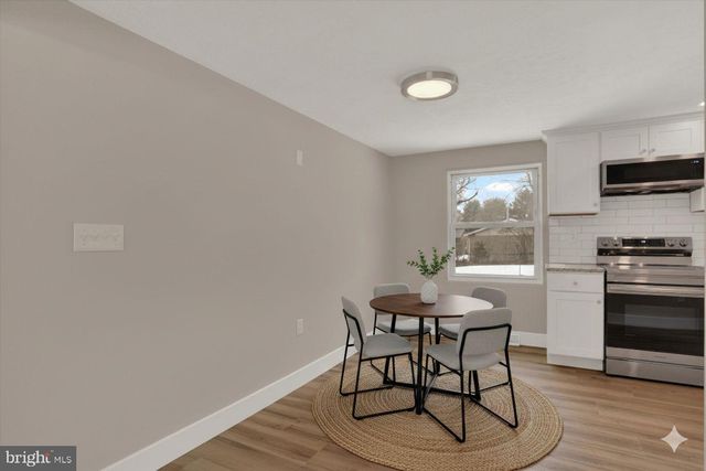 127 LAKEVIEW DR, Carlisle, PA 17013