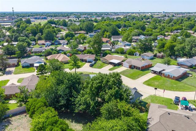 118 Oakside Drive, Oklahoma City, OK 73160