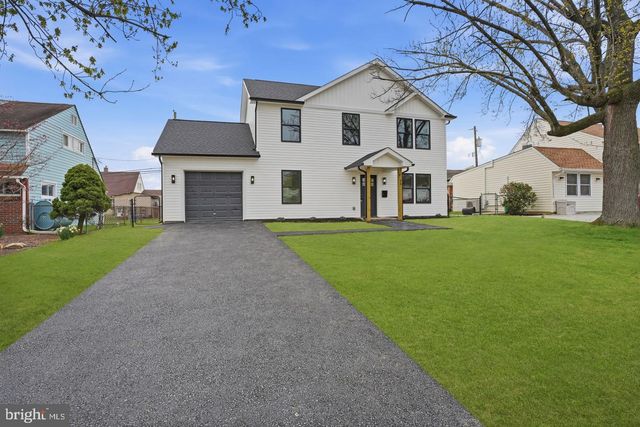 84 ICE POND RD, Levittown, PA 19057