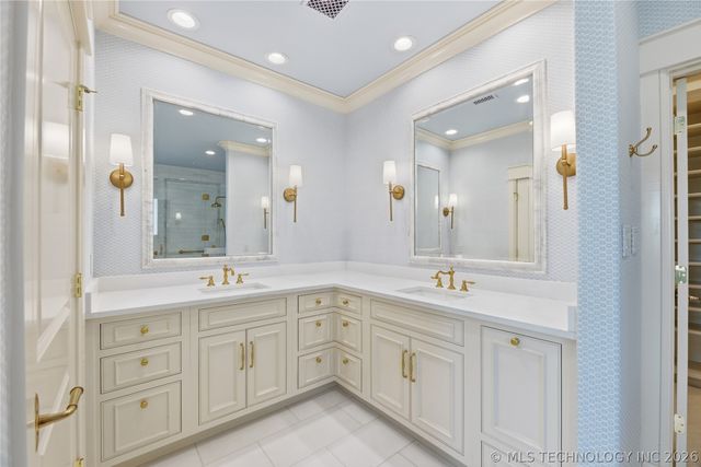 8405 S Olympia Avenue, Tulsa, OK 74132