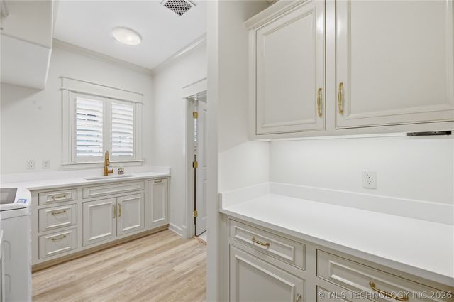 8405 S Olympia Avenue, Tulsa, OK 74132