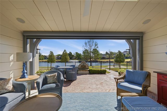 8405 S Olympia Avenue, Tulsa, OK 74132