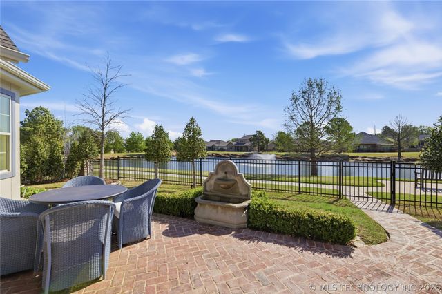 8405 S Olympia Avenue, Tulsa, OK 74132
