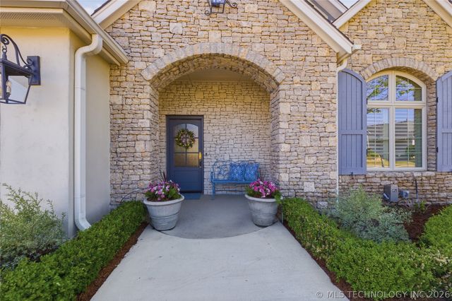 8405 S Olympia Avenue, Tulsa, OK 74132