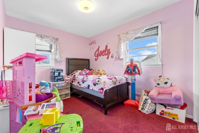 32 Sunset Drive, Port Reading, NJ 07064