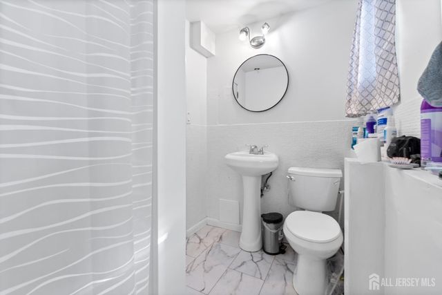 32 Sunset Drive, Port Reading, NJ 07064