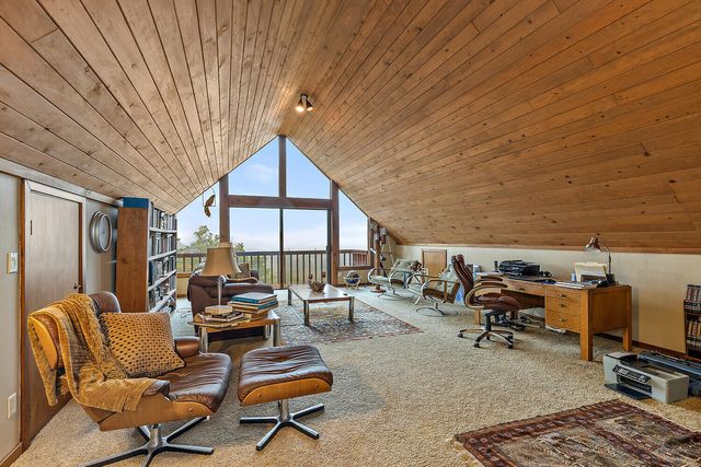6401 Hillcrest Road, Medford, OR 97504