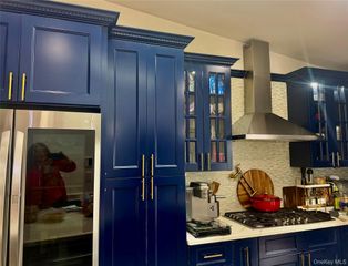 29 3rd Avenue, East Rockaway, NY 11518