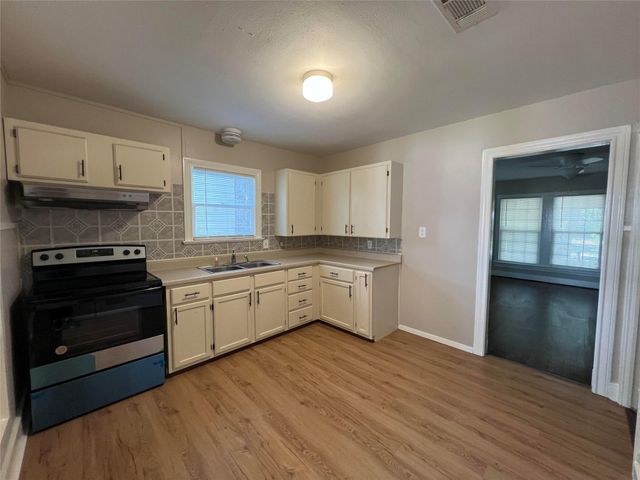 613 Koehl Street, Wharton, TX 77488