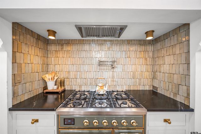 1555 Chaparrel Run, Tyler, TX 75703