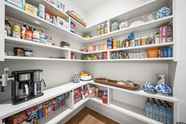 1555 Chaparrel Run, Tyler, TX 75703