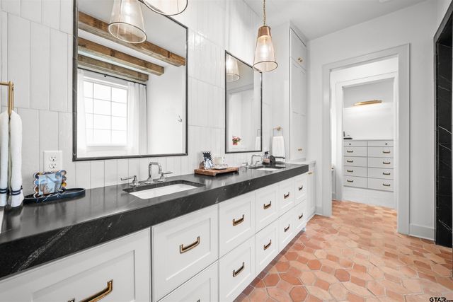 1555 Chaparrel Run, Tyler, TX 75703