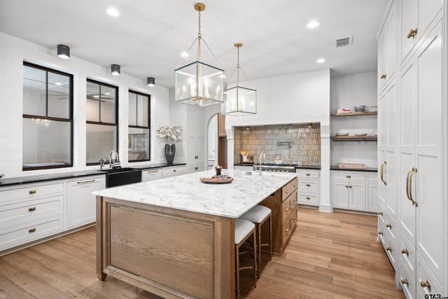 1555 Chaparrel Run, Tyler, TX 75703