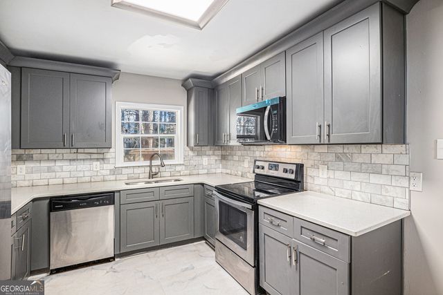 4521 S Roberts Drive, Sugar Hill, GA 30518