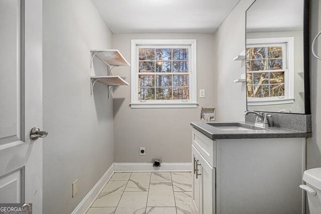 4521 S Roberts Drive, Sugar Hill, GA 30518