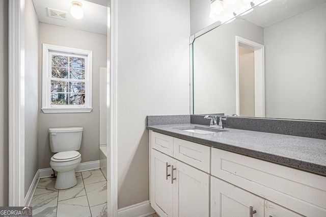 4521 S Roberts Drive, Sugar Hill, GA 30518