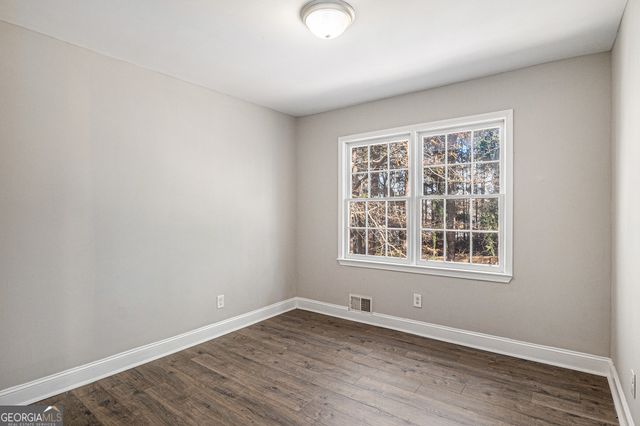 4521 S Roberts Drive, Sugar Hill, GA 30518