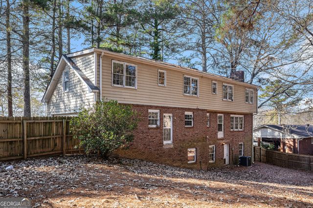 4521 S Roberts Drive, Sugar Hill, GA 30518