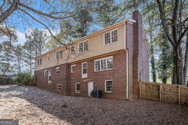 4521 S Roberts Drive, Sugar Hill, GA 30518