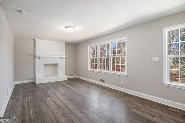 4521 S Roberts Drive, Sugar Hill, GA 30518