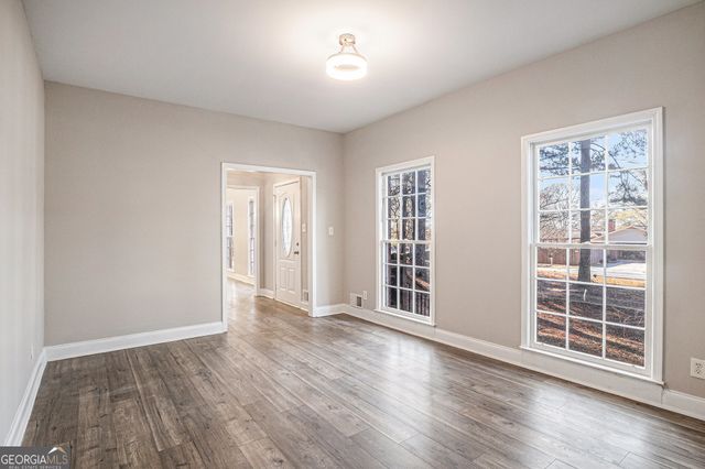 4521 S Roberts Drive, Sugar Hill, GA 30518