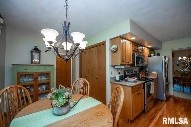 306 WHITE OAK Court, East Peoria, IL 61611