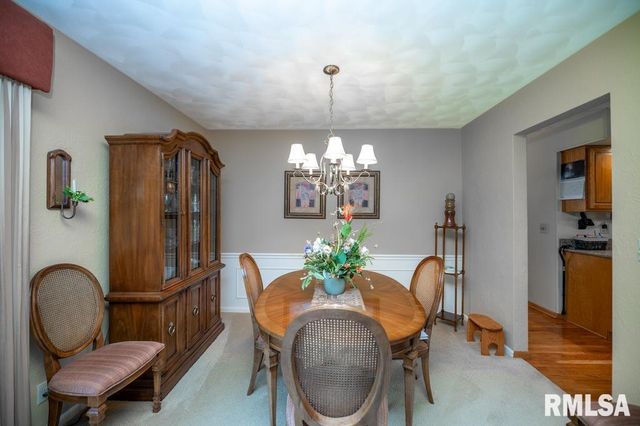 306 WHITE OAK Court, East Peoria, IL 61611