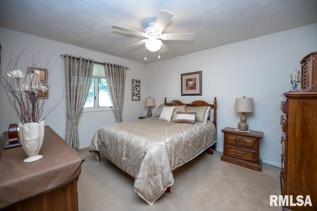 306 WHITE OAK Court, East Peoria, IL 61611