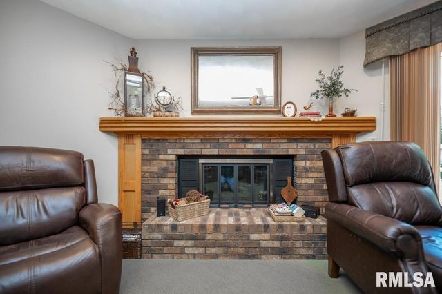 306 WHITE OAK Court, East Peoria, IL 61611