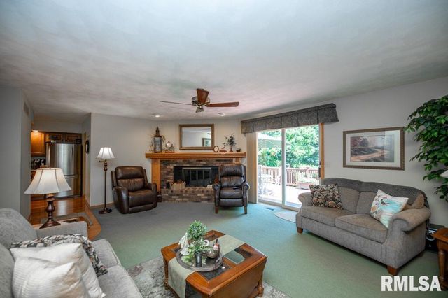 306 WHITE OAK Court, East Peoria, IL 61611
