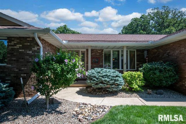 306 WHITE OAK Court, East Peoria, IL 61611