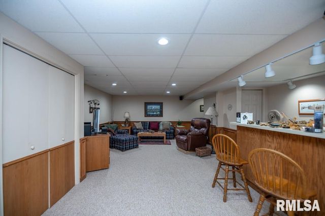 306 WHITE OAK Court, East Peoria, IL 61611