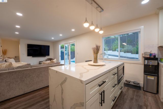 214 Devon Ave, Pleasant Hill, CA 94523