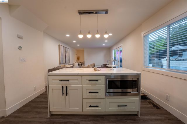 214 Devon Ave, Pleasant Hill, CA 94523