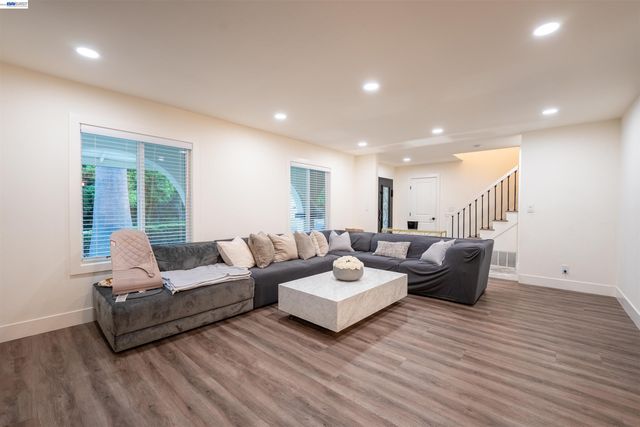 214 Devon Ave, Pleasant Hill, CA 94523