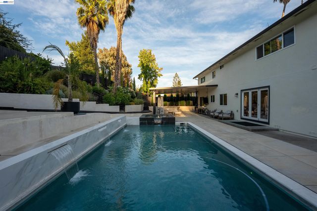214 Devon Ave, Pleasant Hill, CA 94523
