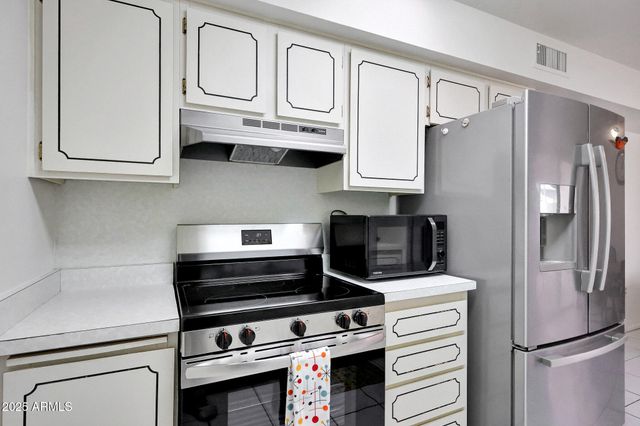 9935 W THUNDERBIRD Boulevard, Sun City, AZ 85351