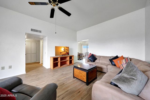 9935 W THUNDERBIRD Boulevard, Sun City, AZ 85351