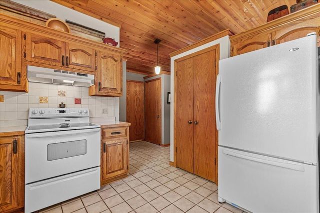 N103W15923 Founders LANE, Germantown, WI 53022
