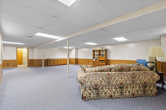 N103W15923 Founders LANE, Germantown, WI 53022