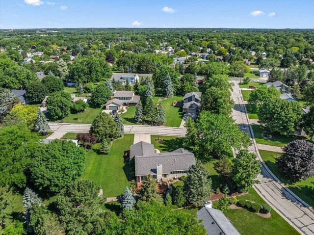 N103W15923 Founders LANE, Germantown, WI 53022