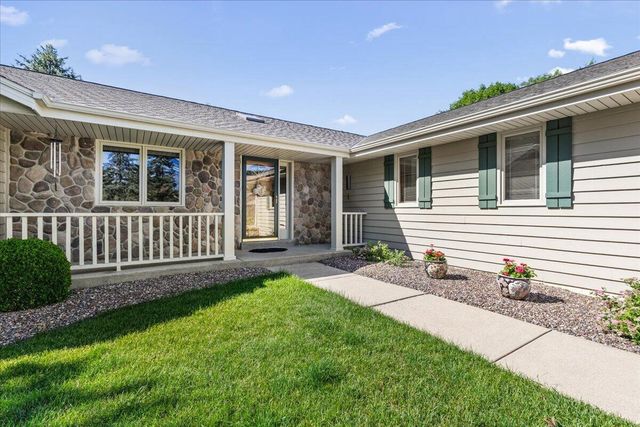 N103W15923 Founders LANE, Germantown, WI 53022