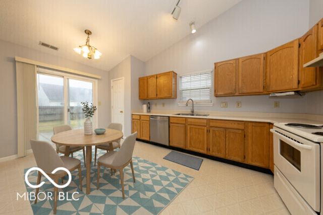 706 Lighthouse Drive, Fortville, IN 46040