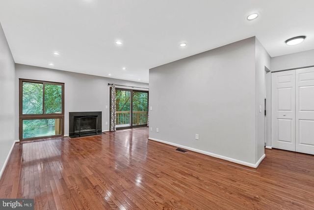 2347 MILLENNIUM LN, Reston, VA 20191