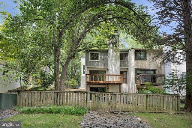 2347 MILLENNIUM LN, Reston, VA 20191