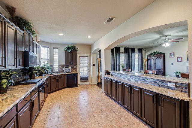 936 Bending Oak Drive, Cedar Hill, TX 75104