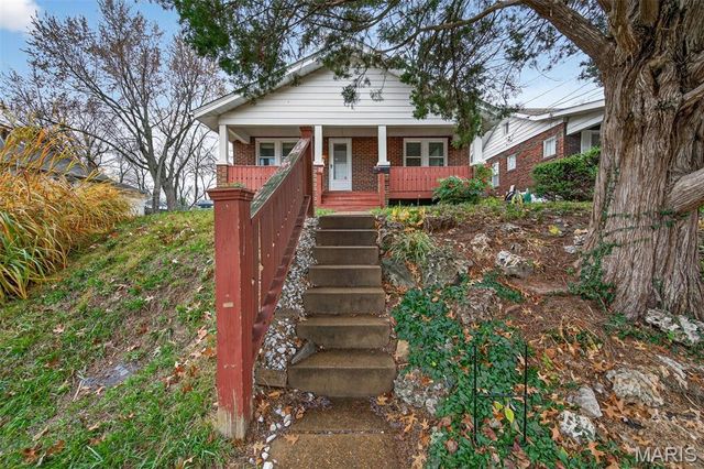 8907 Argyle Avenue, Overland, MO 63114