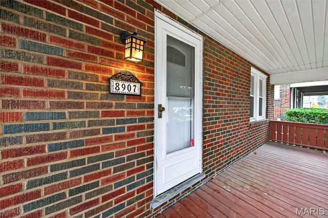 8907 Argyle Avenue, Overland, MO 63114