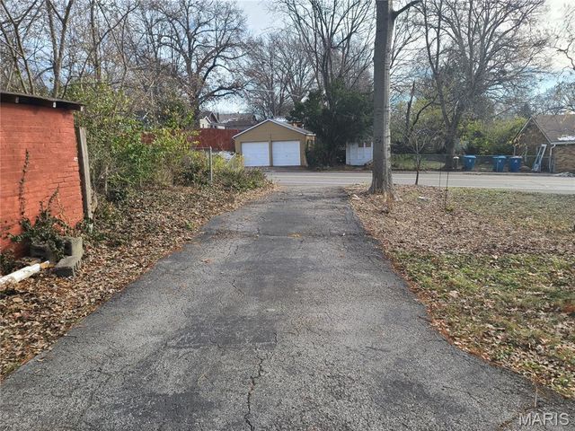 8907 Argyle Avenue, Overland, MO 63114