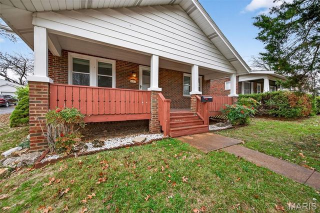 8907 Argyle Avenue, Overland, MO 63114